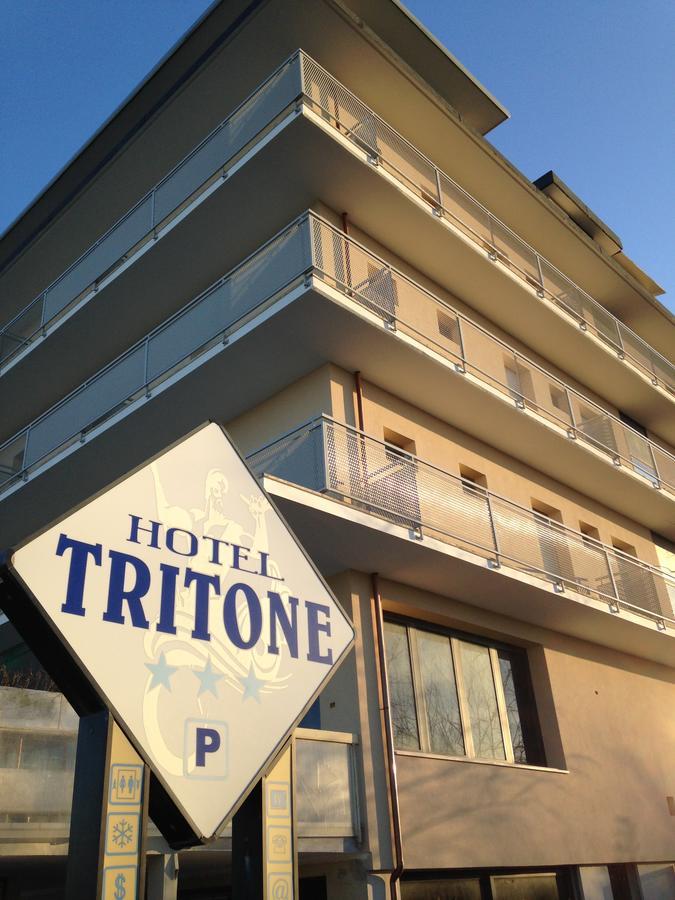Hotel Tritone Ріміні Екстер'єр фото