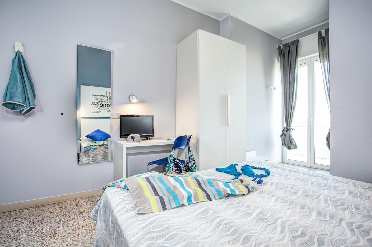 Hotel Tritone Ріміні Екстер'єр фото