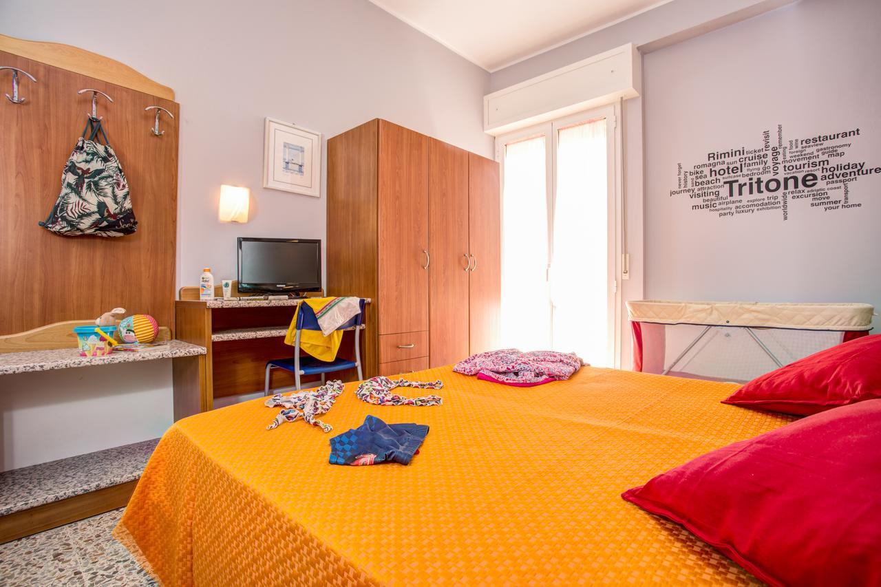 Hotel Tritone Ріміні Екстер'єр фото