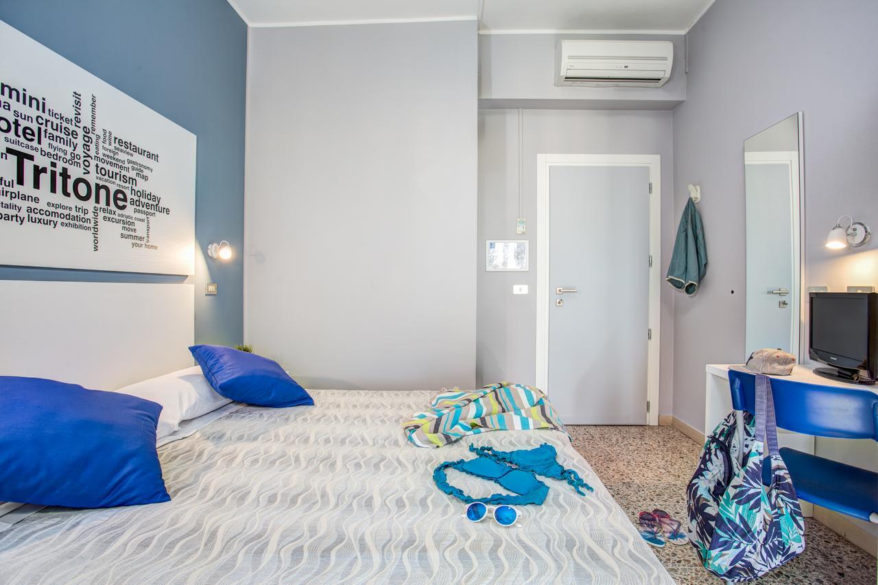 Hotel Tritone Ріміні Екстер'єр фото