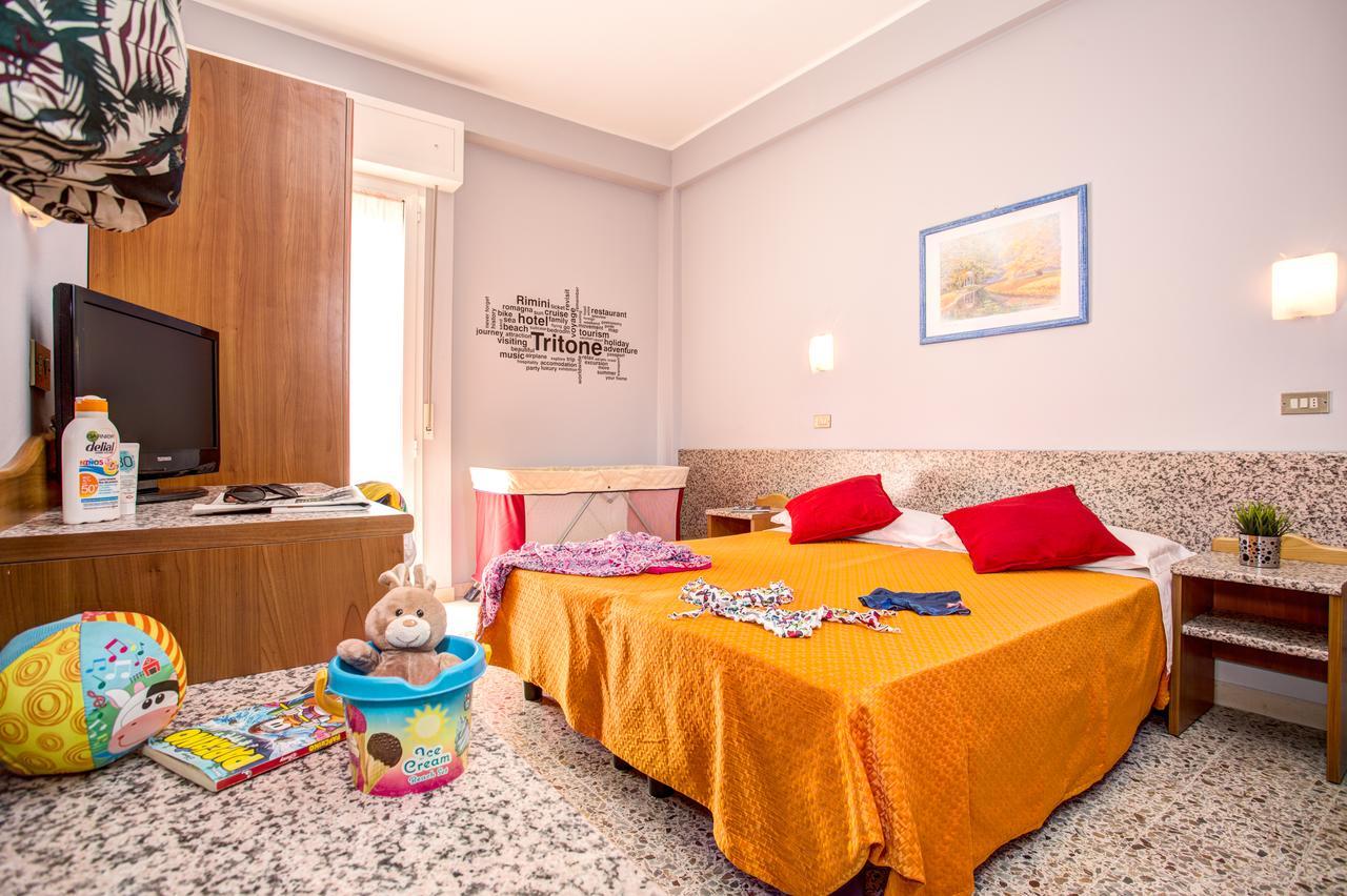 Hotel Tritone Ріміні Екстер'єр фото