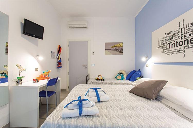 Hotel Tritone Ріміні Екстер'єр фото